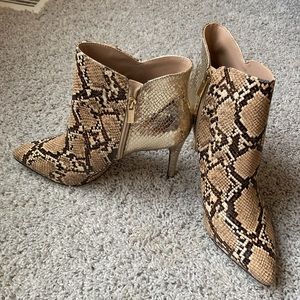 NWT BCBGeneration Ankle boots